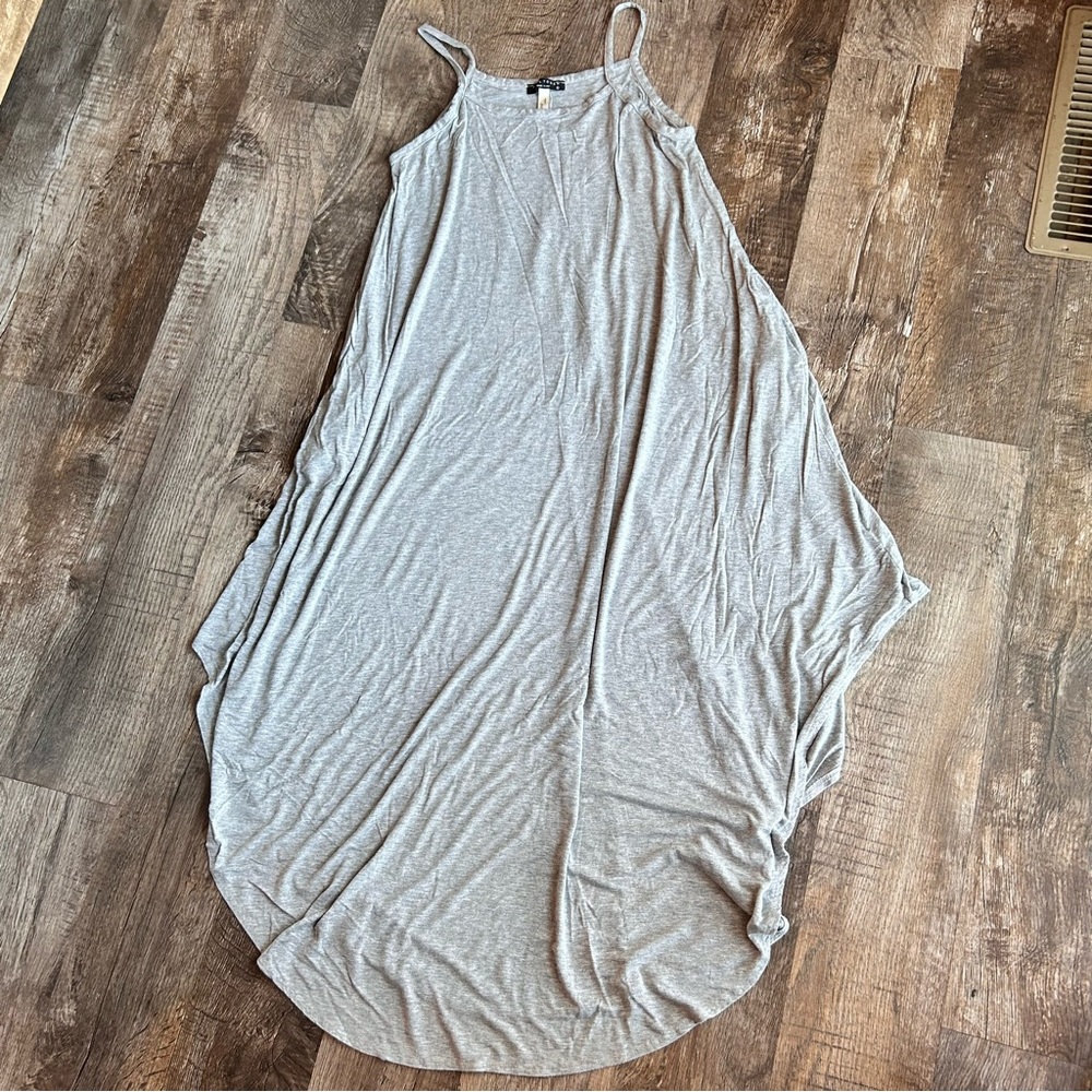 Women’s maxi dress with curved hem